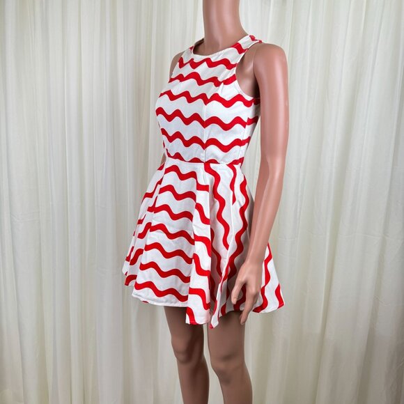 Women's Signature8 Fit & Flare Orange & White Wavy Stripe Skater Dress Sz Small - Picture 1 of 11